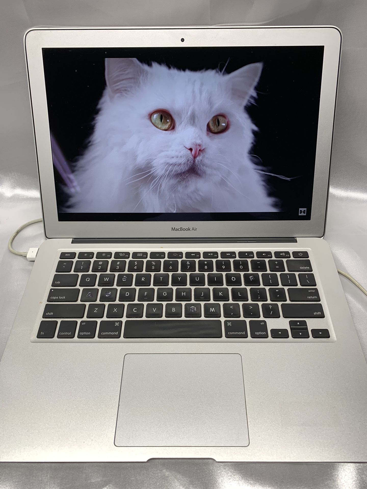 i5 ..i5…i5 …APPLE MACBOOK AIR A 1369 $ 225.00…build On (MID 2011 ) .. 130..G B SSD ( Capacity ) ..4.0 GB RAM . ( HIGH SIERRA ) Mac OS