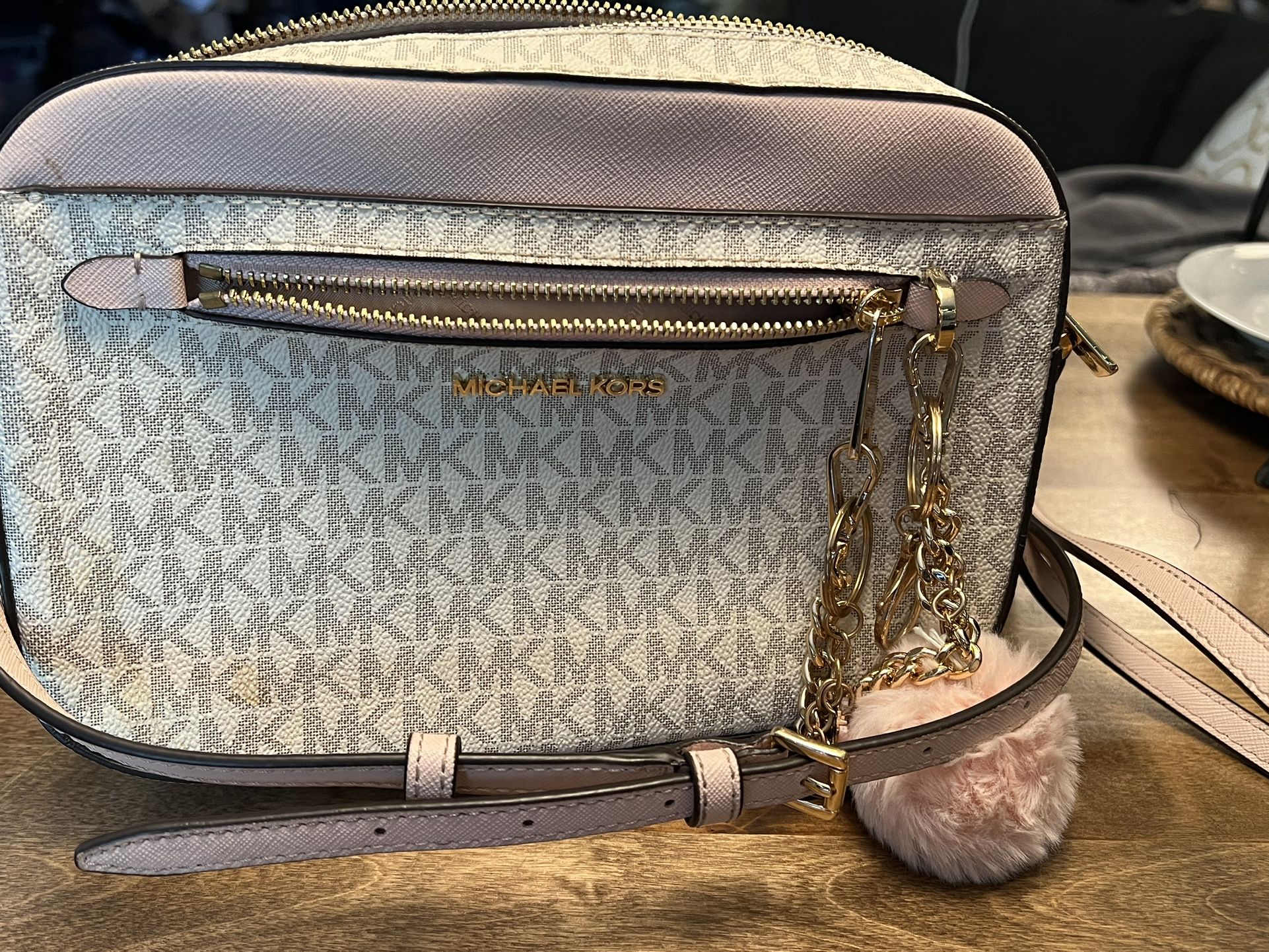 Michael Kors Jetset Crossbody Bag