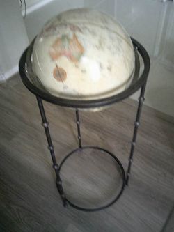 Excellent clean replogle 12 inch diameter globe worls classic series on stand