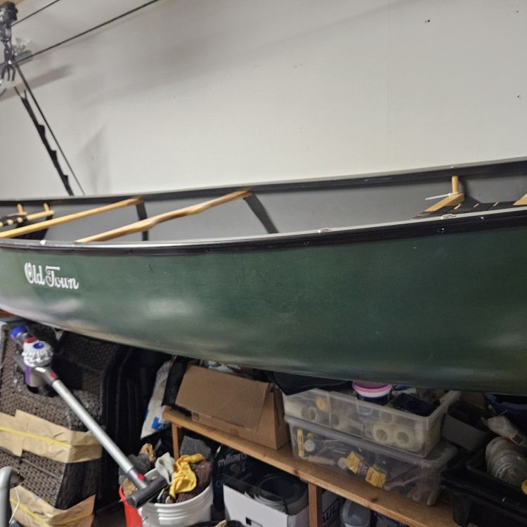 Canoe Trek Package! Old Town Discovery 169 - USED Just Once!