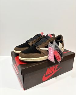 Jordan 1 low Travis Scott