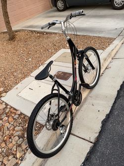 bicicleta de mujer muy bonita