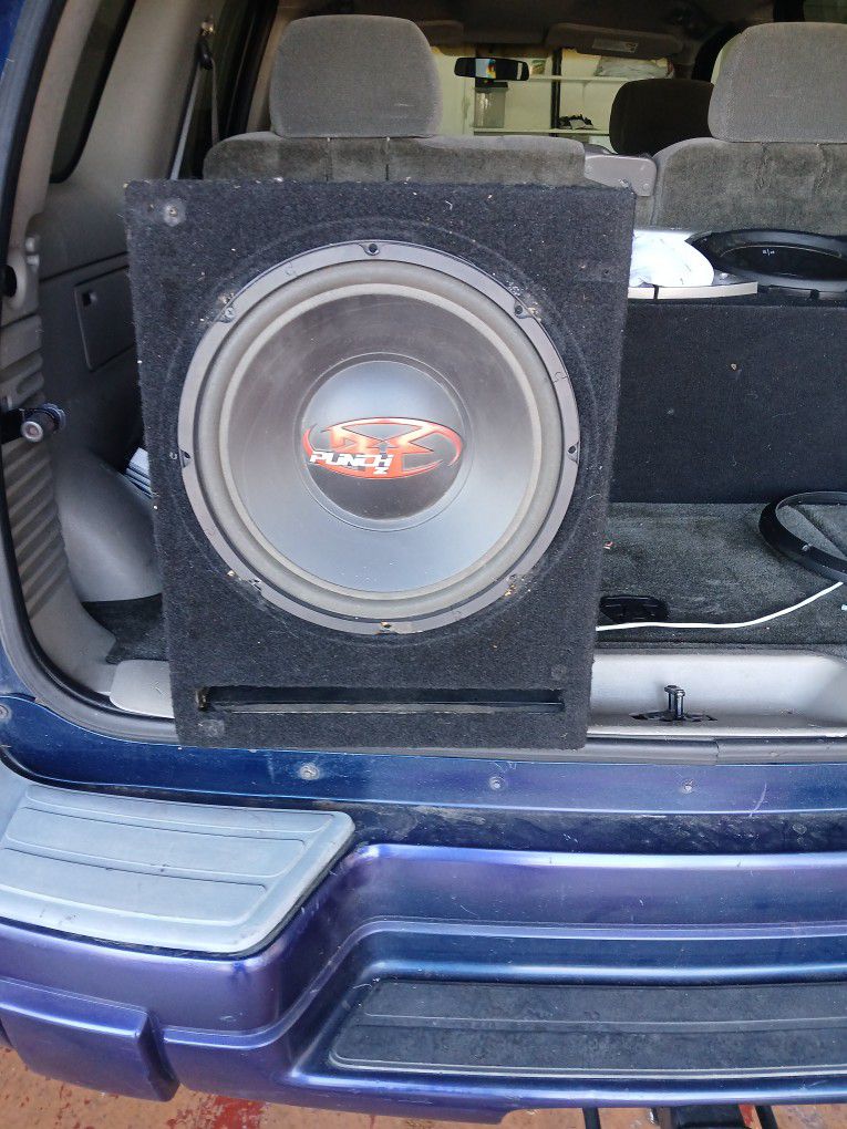 Rockford Fosgate 12 In A Ported  Box And Amp 1200 