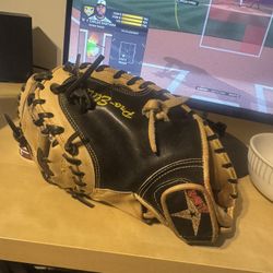 All-Star Pro Elite CM3000 XSBT Catcher’s Glove