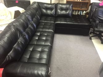BLACK TUFTED LEATHER OVERSIZE SECTIONAL SOFA NEW