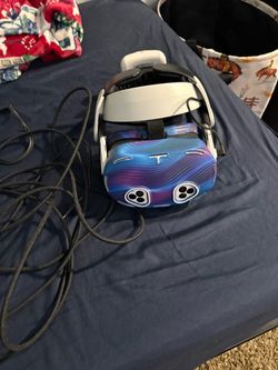 Meta quest 3s with a lot of accessories and old stuff OBO