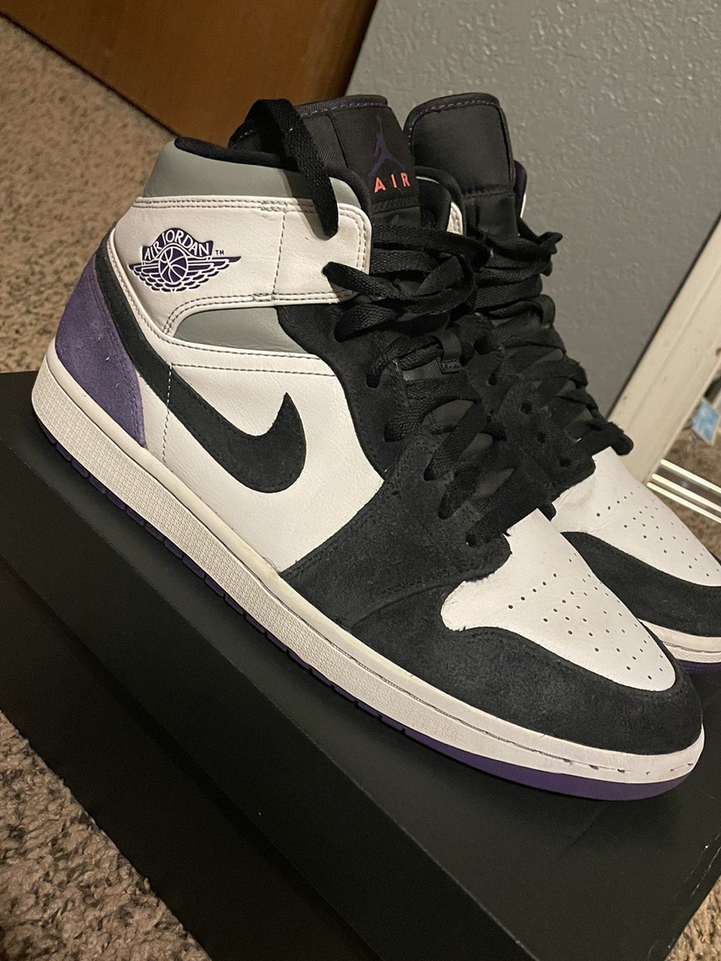 Jordan 1 Mid Purple Se 