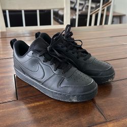 Black Nike 5y