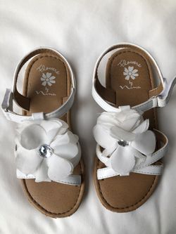 Girls sandals 11