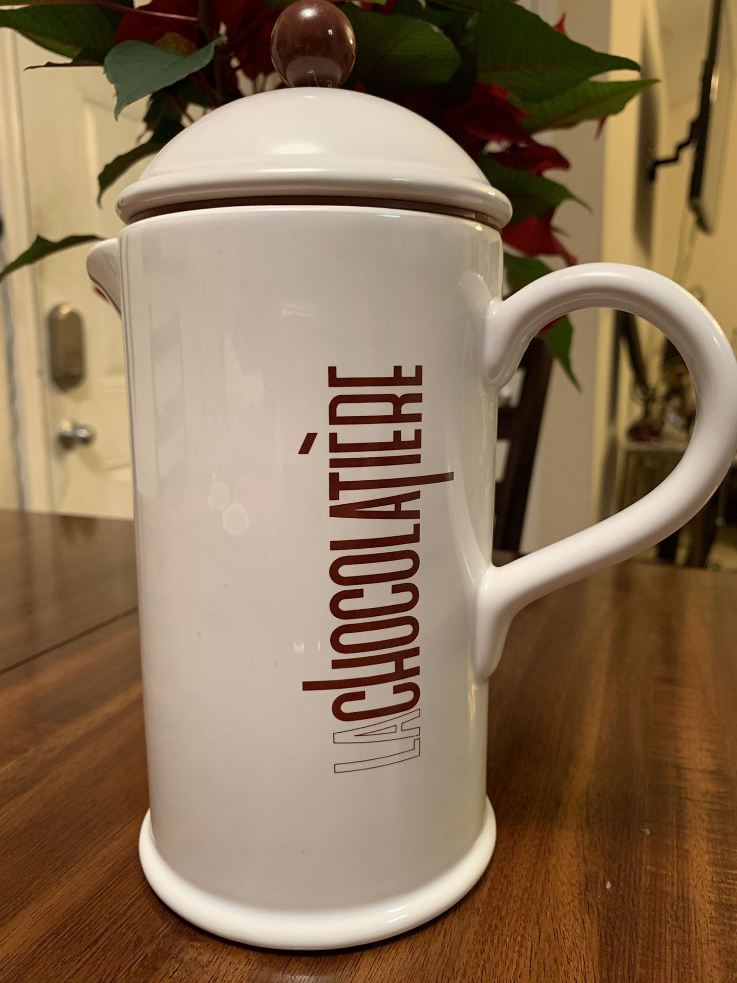 Crate & Barrel La Chocolatiere Pitcher with 2 Demitasse Brown Cups Hot  Chocolate French Press Set for Sale in Alpharetta, GA - OfferUp