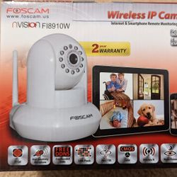 Foscam FI8910W (White) Pan & Tilt Wireless IP Camera with Two-way Audio and Night Vision