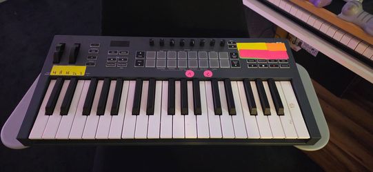 NOVATION FLKEY37 MIDI KEYBOARD