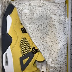 Jordan 4 Lightning SIZE 8.5 BRAND NEW