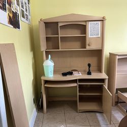 Free Bedroom Set - Pick Yo Today 