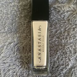 Anastasia luminous foundation