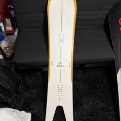 23/24 Season Bataleon Surfer 154