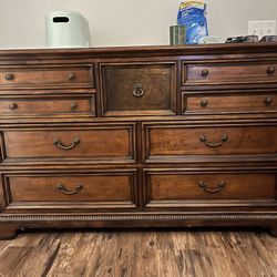 Antique Dresser & Nightstand Set – Solid Wood, Beautiful Condition