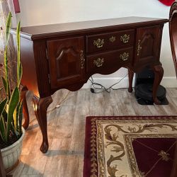 Queen Anne Sideboard Buffet Table