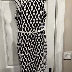 Graphic Black and White Diamond Print Dress