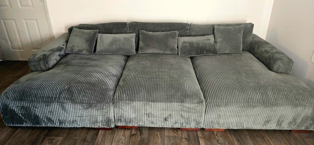 Oversized Triple Chase SOFA