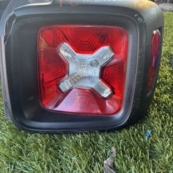 2018 Jeep Renegade RH Taillight 