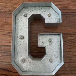 Metal Light Up ‘G’, Decorative License Plate