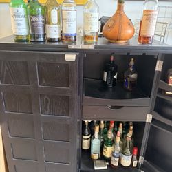 Expandable Bar For Entertaining