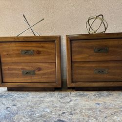 Gorgeous mid century pair of nightstands 