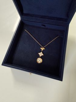 Louis Vuitton Cravat Blossom Nacre Pearl Diamond