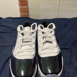 Jordan 11 emerald for hot sale sale