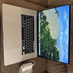 2019/2021 MacBook Pro 16”, 2.4ghz 8-cores i9, 64gb Ram,512gb,4GB Dual Graphic, 75 battery cycles