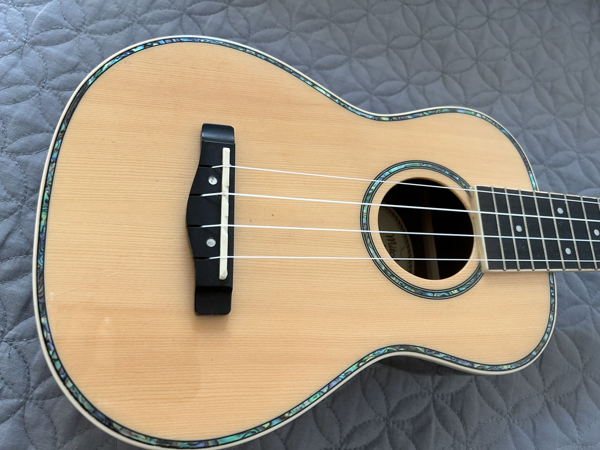 Mitchell ukulele