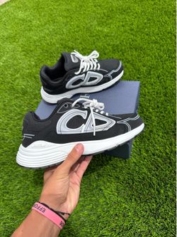 Size 9 Dior b30