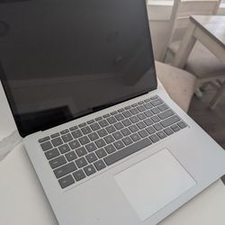 Surface Laptop Studio - 1st Gen *Extremely Good Condition* 16GB Ram, Intel i7 3.30 GHz, 512GB