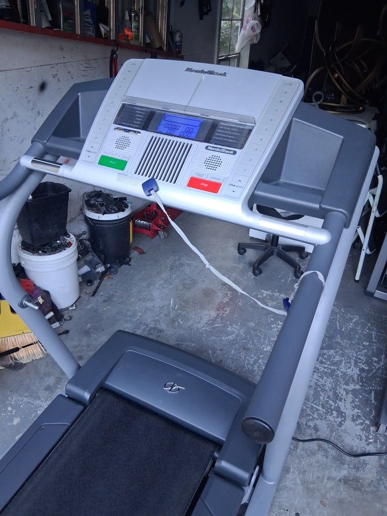 Nice Clean Working Nordictrack Treadmill 