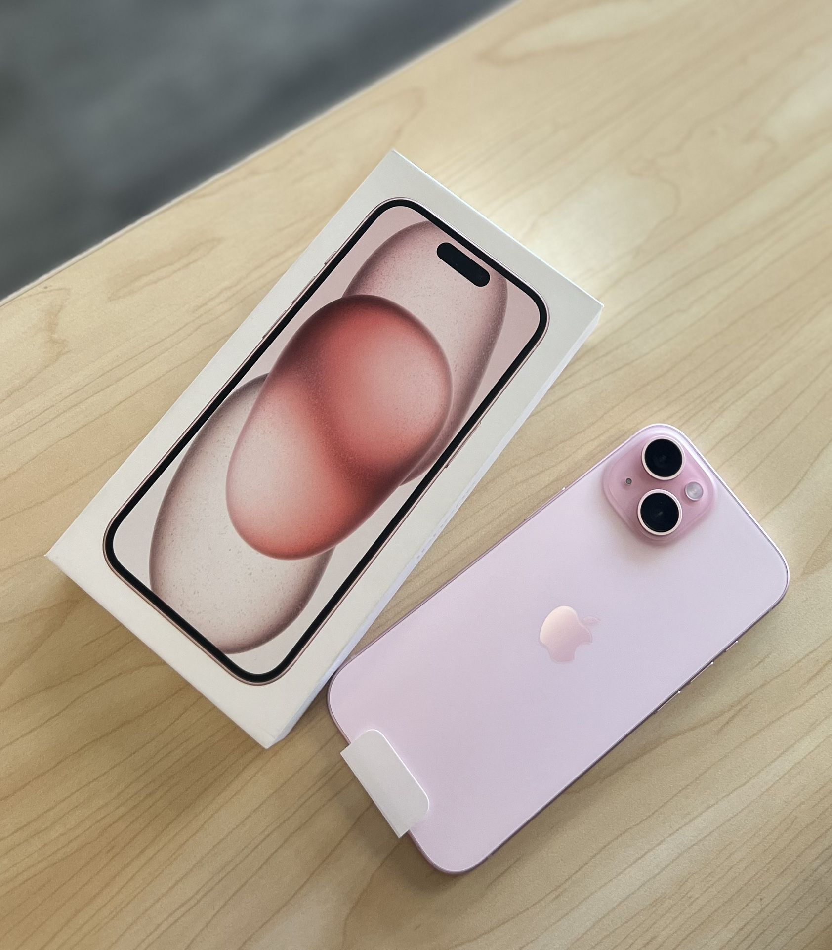 PINK IPHONE 15 
