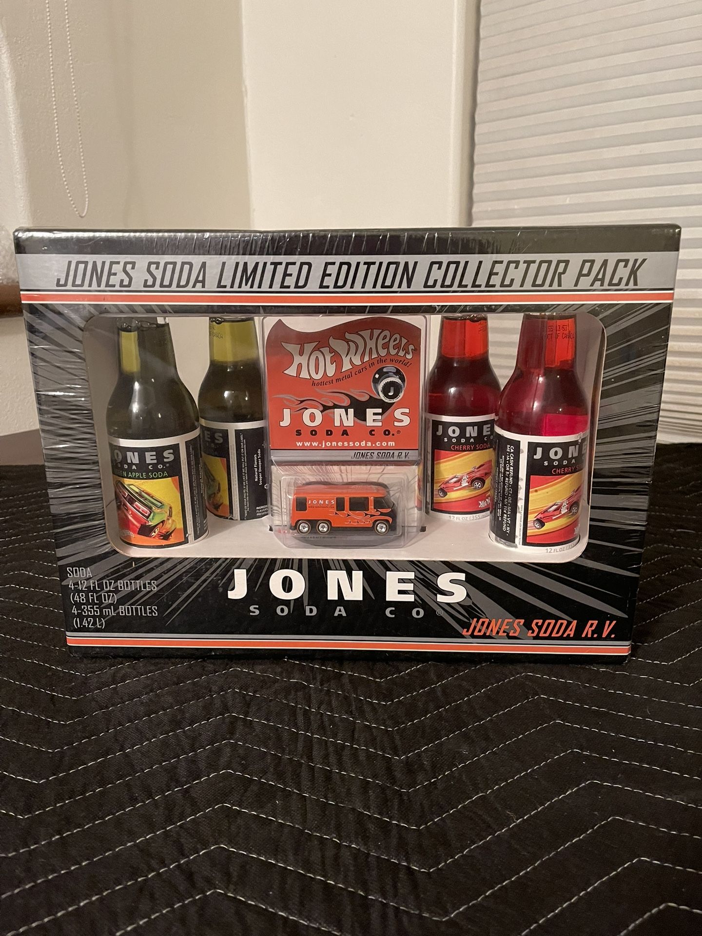 Hot Wheels Jones Soda Limited Edition Collector Pack 2003