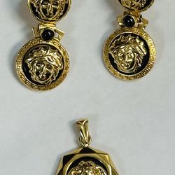 18k yellow gold Versace Medusa Dangle Earrings & pendant set, weights 18.8 grams