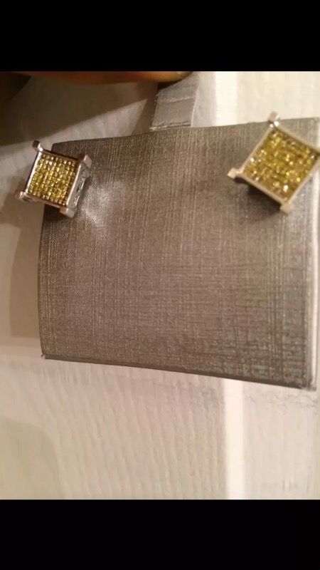 Genuine 2.5c diamond and 14k gold earrings