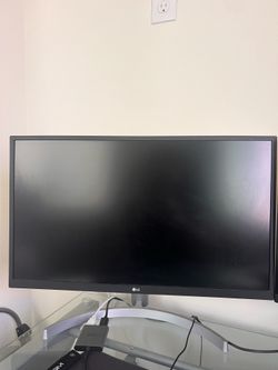 LG Monitors (comes with 2!)