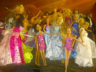 25 Barbie doll(30 Barbie's now just added 5 more)