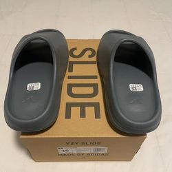 Yeezy Slide | All Sizes - Free Delivery |