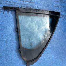2017 Mercedes C300 Rear Passenger Side Corner Glass
