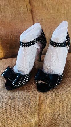 Women’s size 8 Black White Polka Dot shoes