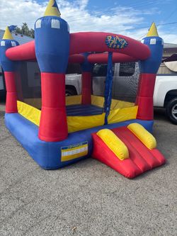 Blast Zone Inflatable Bounce House Castle