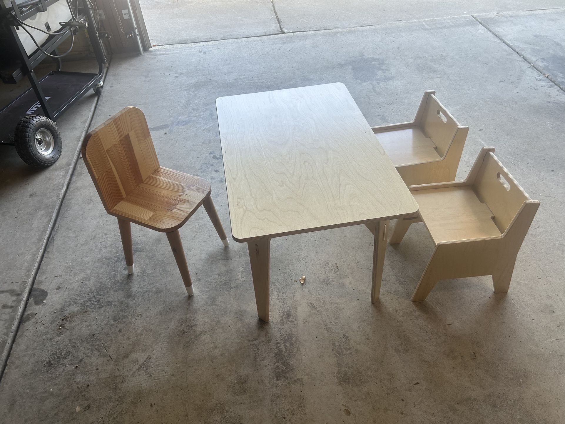 Montessori Sprout Weaning Table W/ Chairs