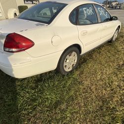 2005 Ford Taurus