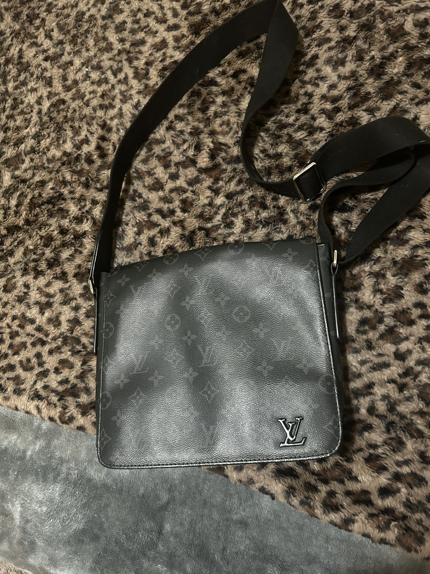Luis Vuitton Cross Body Womens Bag