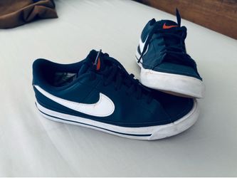 Nike casual shoes