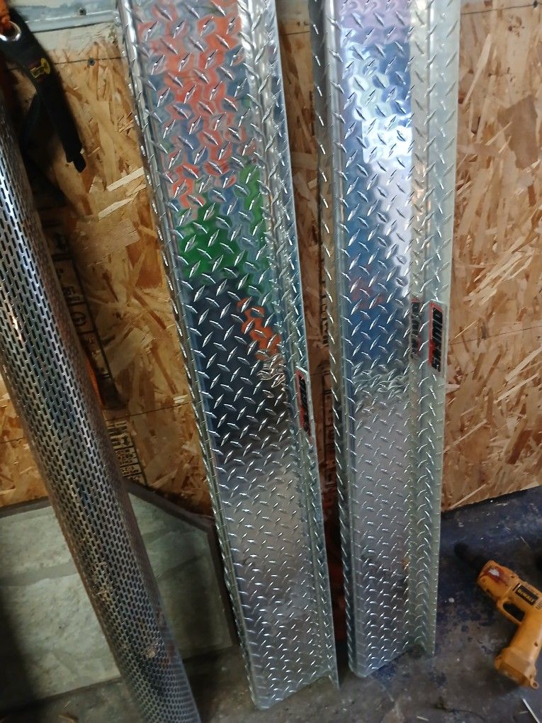 Diamond Plate Running Boards Never Installed